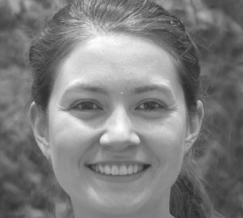 Portrait de Maëlys Fortescue, analyste financière spécialisée en secteur pharmaceutique